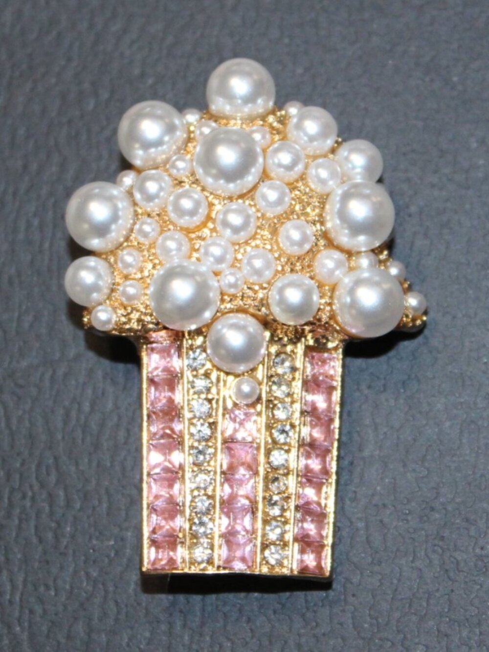 NWOT pink popcorn brooch  CUTE!
